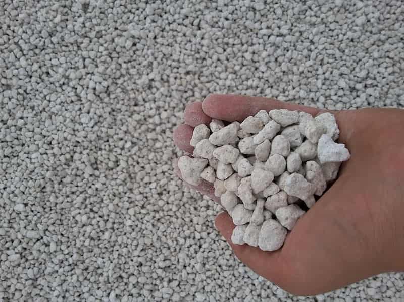 پوکه معدنی سفید تبریز گزینه مناسب برای عایق کاری سازه